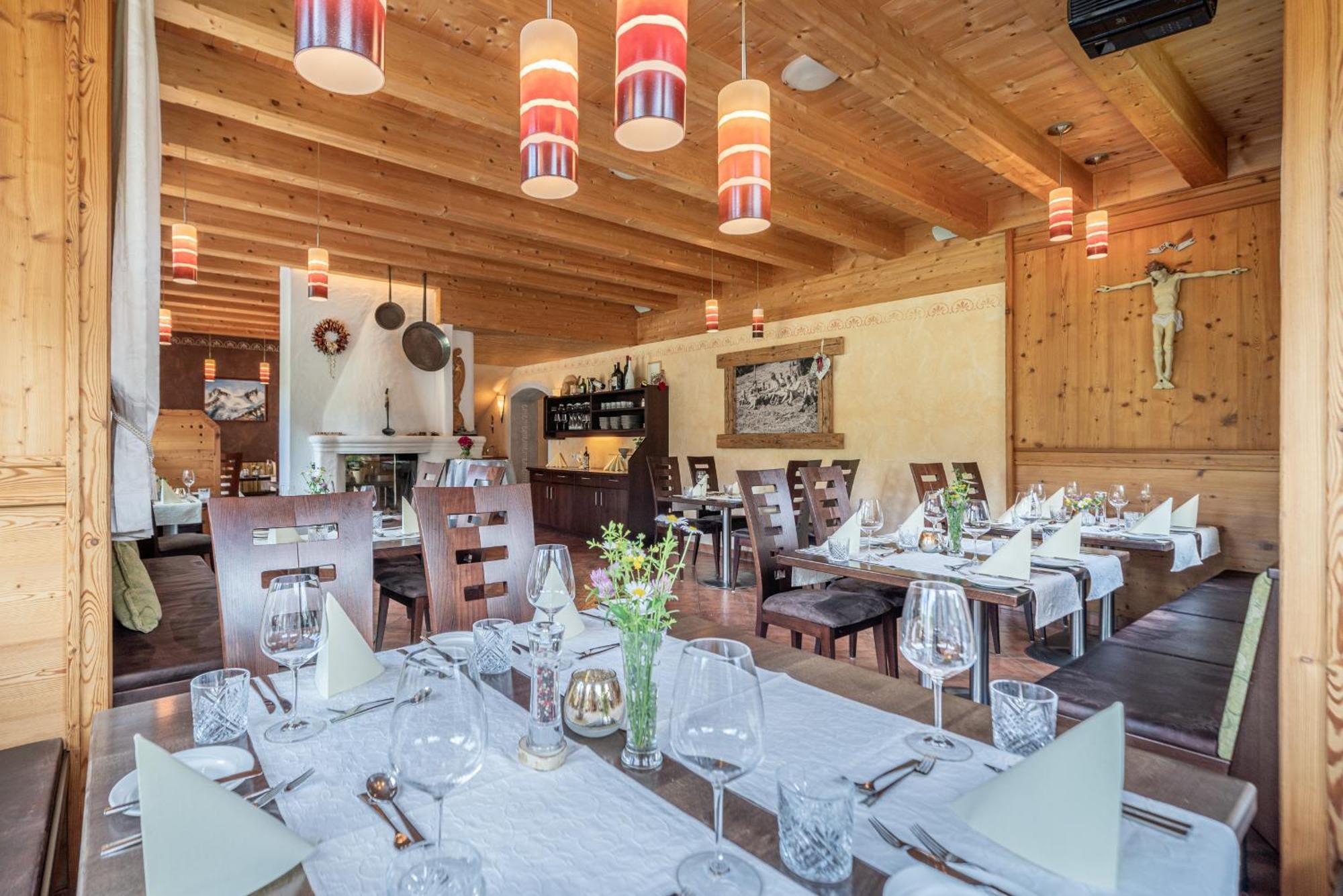 Der Ortnerhof - Hotel & Reiterhof Prägraten Extérieur photo